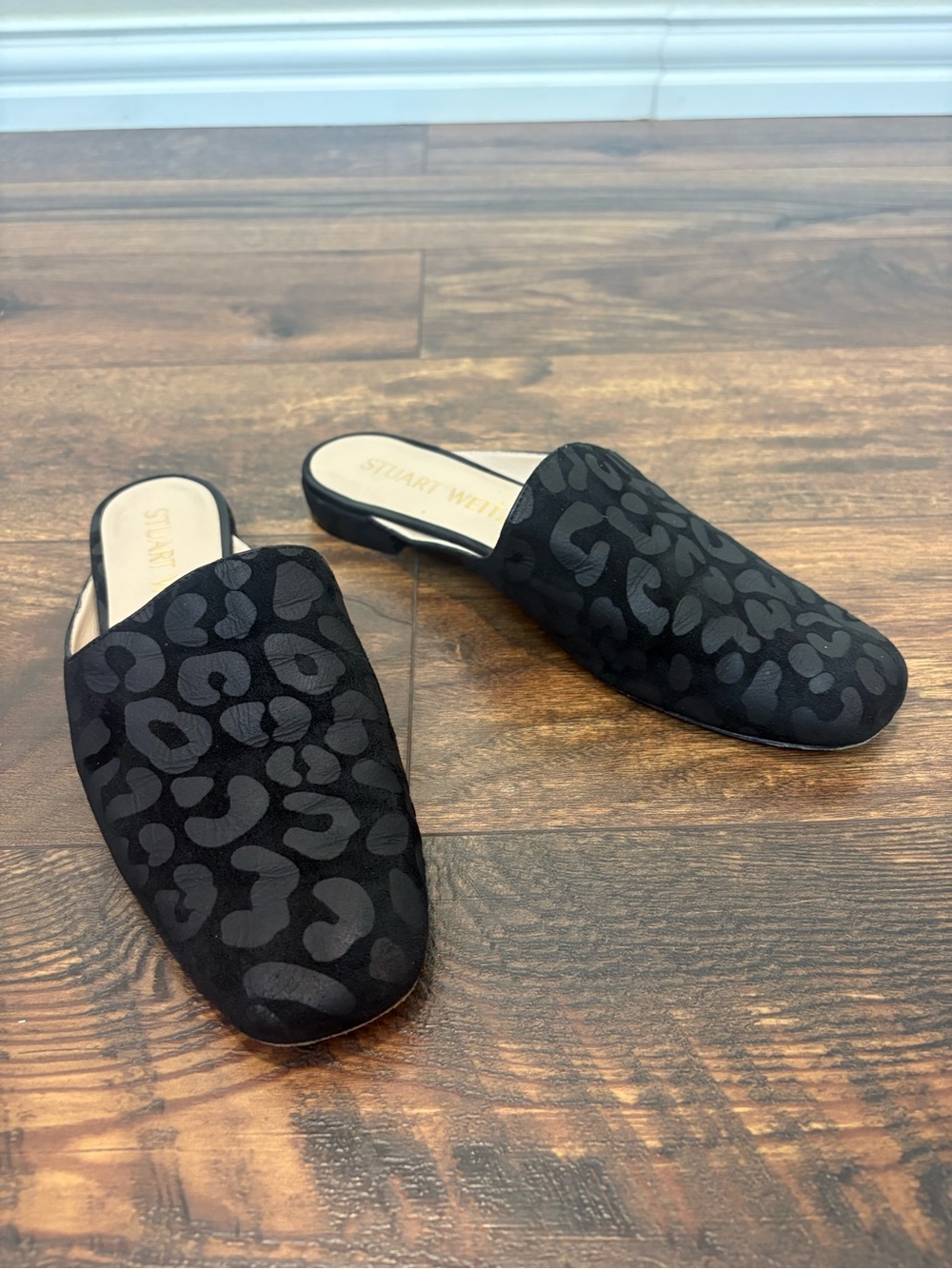 Stuart Weitzman Mulearky Black Suede Leopard Mules shoes size 7